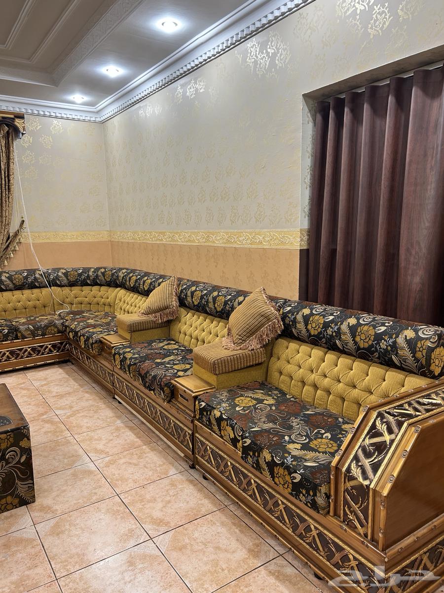 Sofa set for the council64541948932994112