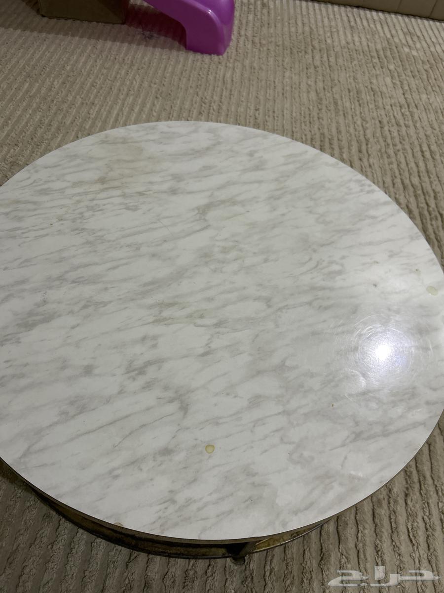 Floor table with four small servants64541364459009110