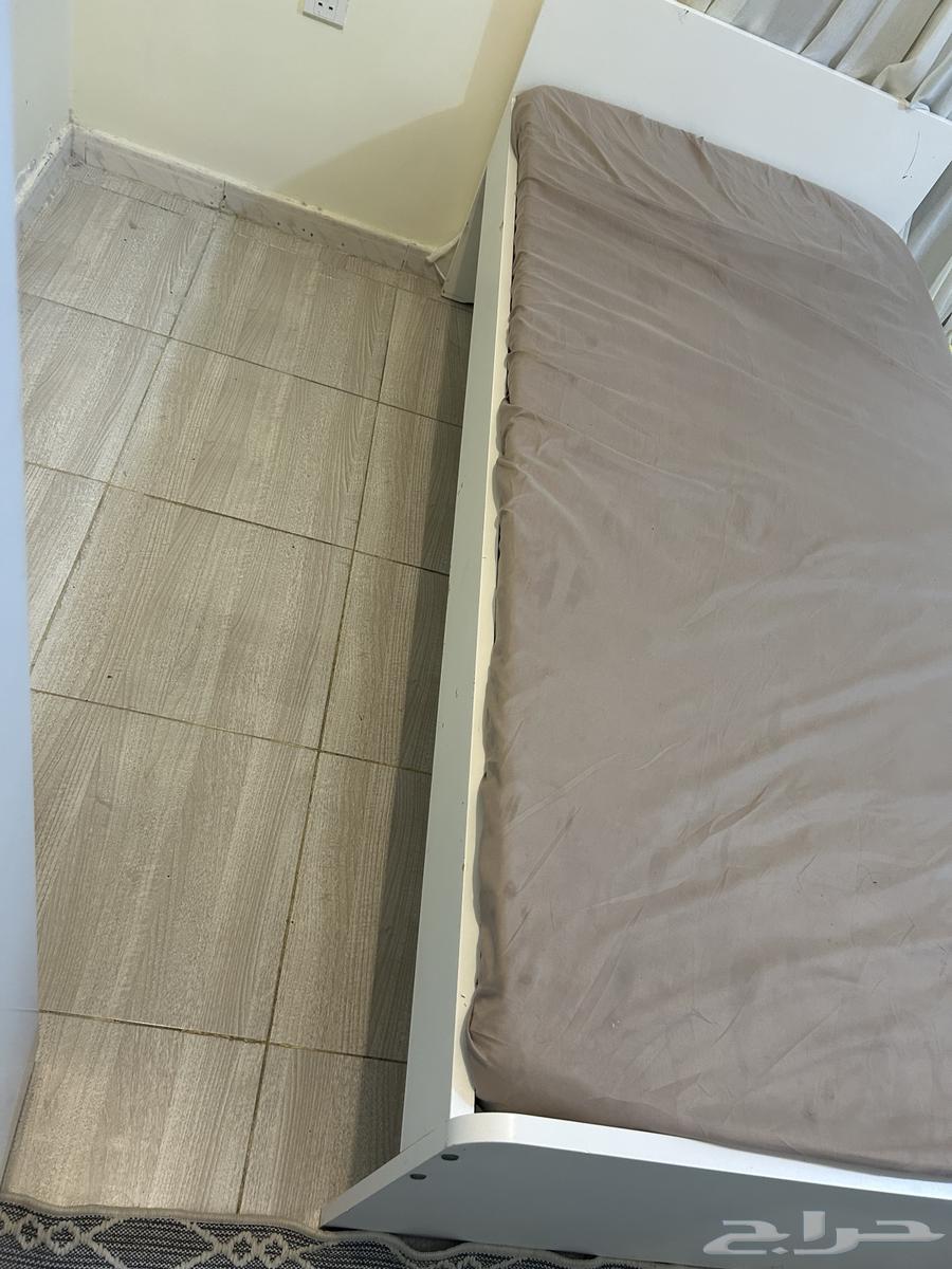 طقمين سريرين من ايكيا مع المراتب ويفتح سرير ثاني تحت درجين64535582676739111