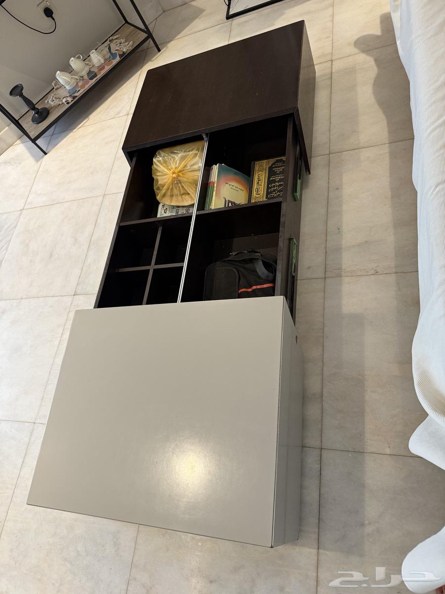 Table with drawers64540323774851111