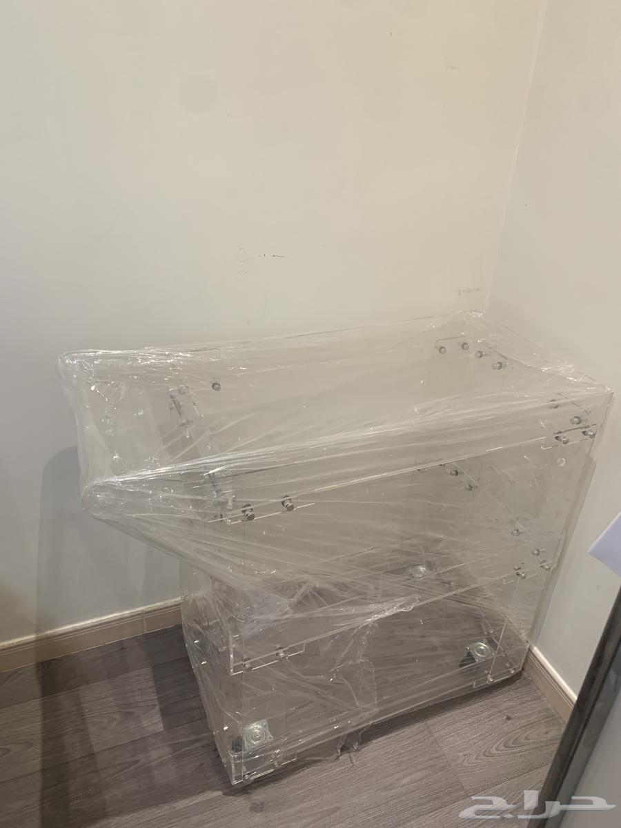 Serving Table64540438561795110