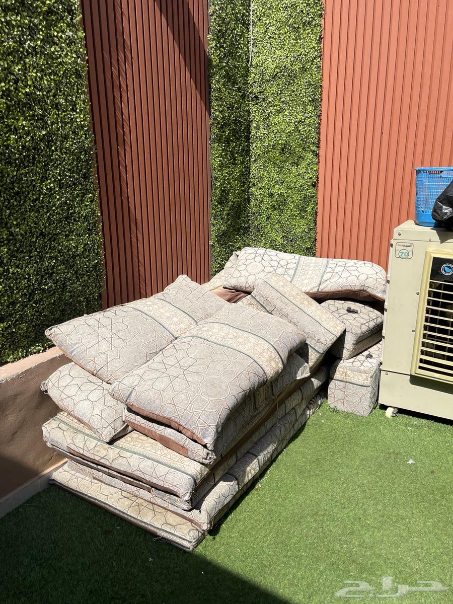 Floor seating sofa64538659616257110