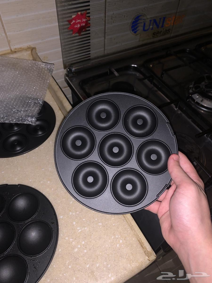 A machine that makes waffles in many ways64540851118210113