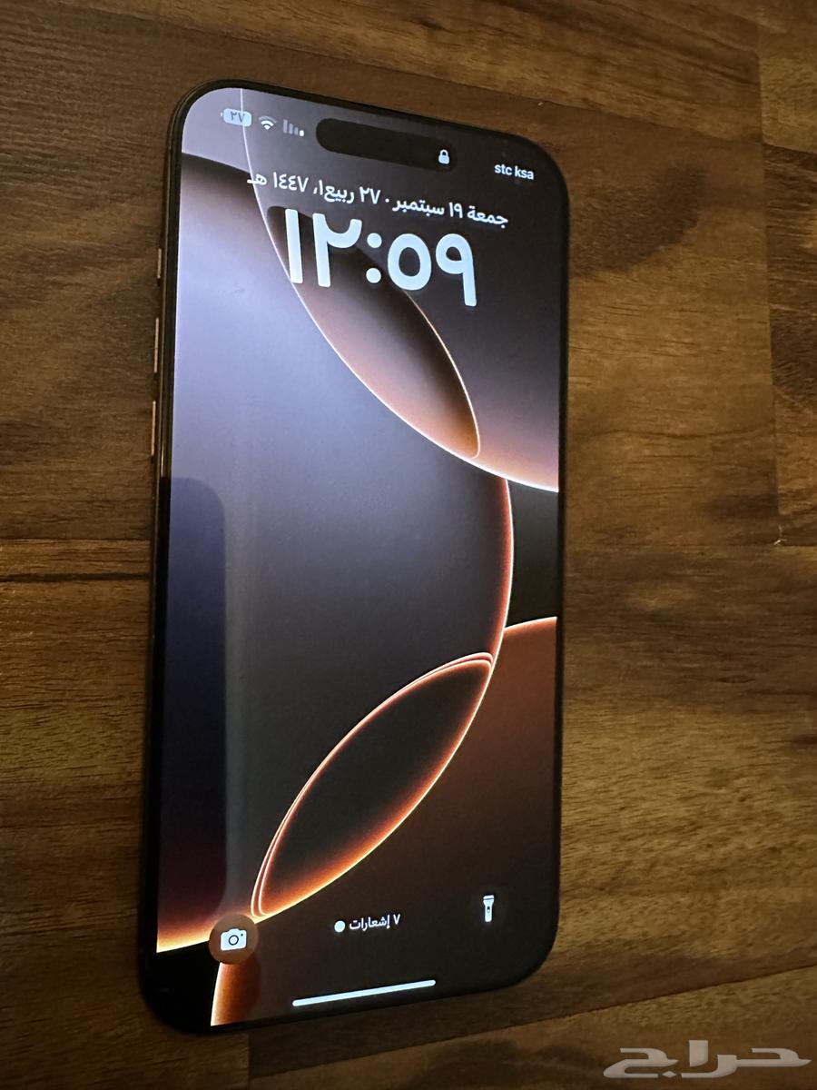 ايفون 16 pro max نظيف جدا  مع ضمانه64535364821505110
