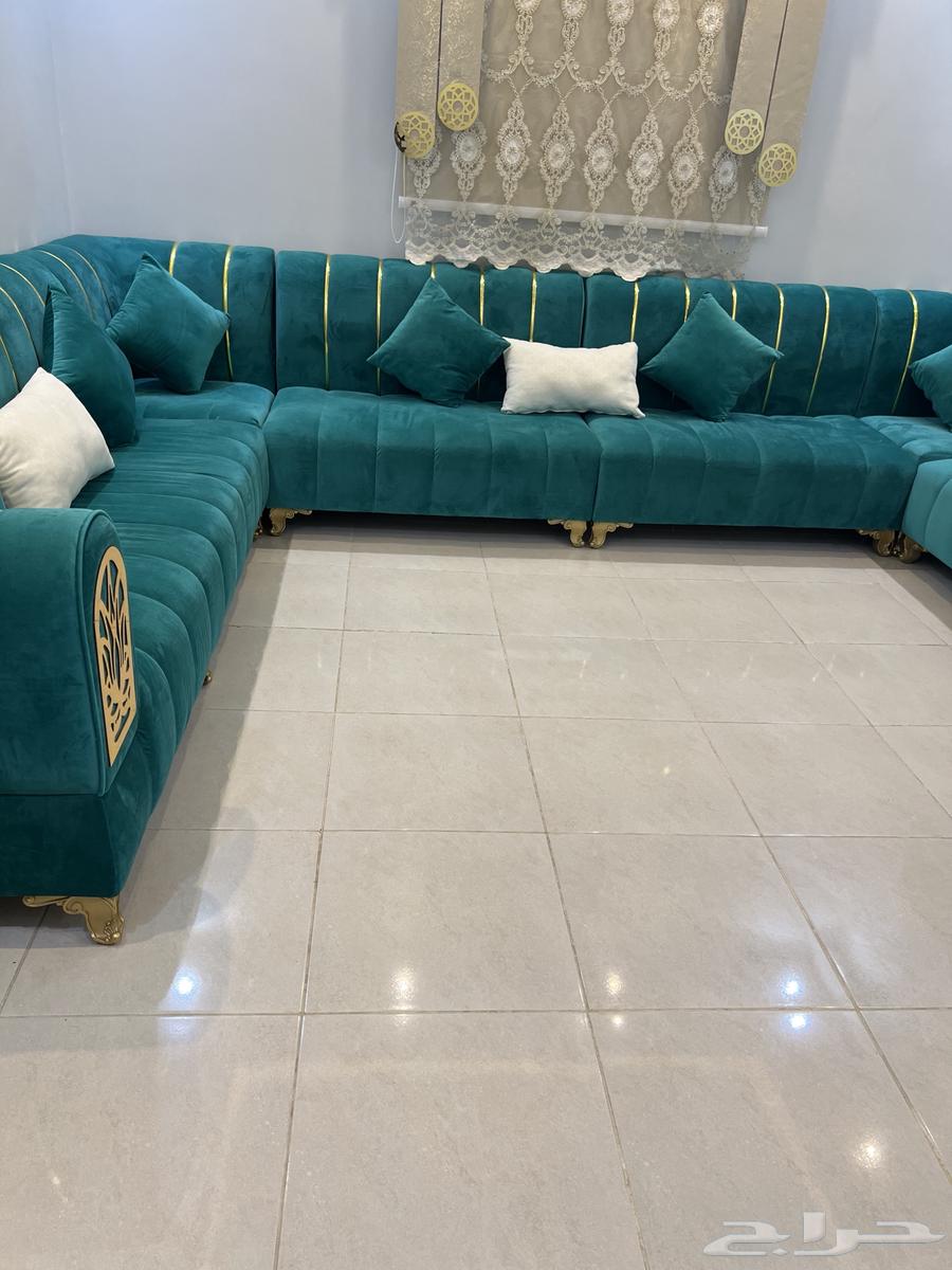 Clean connected sofa for sale, reason is urgent relocation outside the area64543026392449110