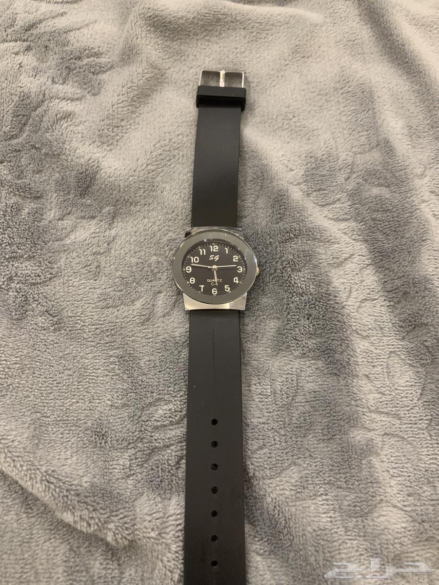 ساعة أصلية مناسبة للأولاد الصغار نظيفة وجديدة64538457681537110