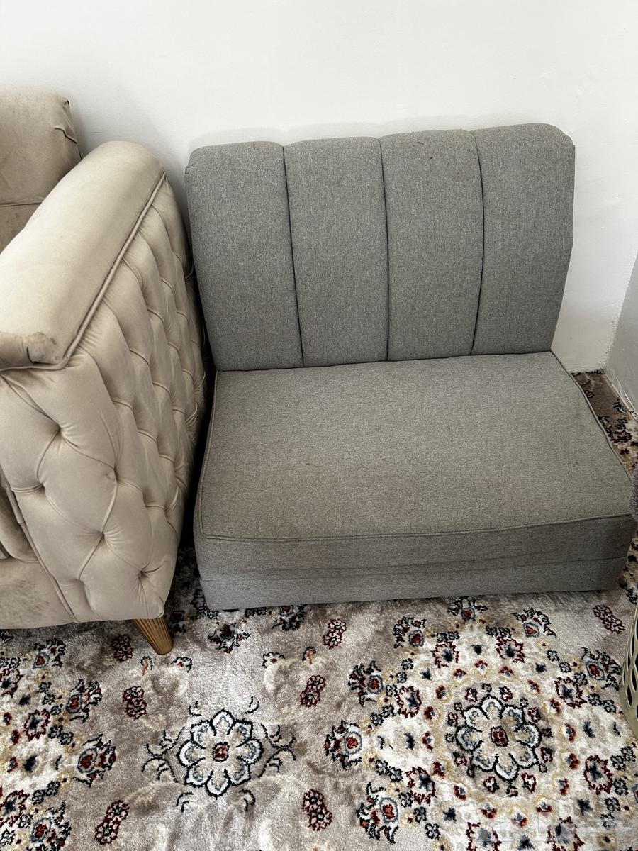 طقم كنب للبيع للملحق  بالرياض - الملز. السعر 1200 ريال64542800155393114