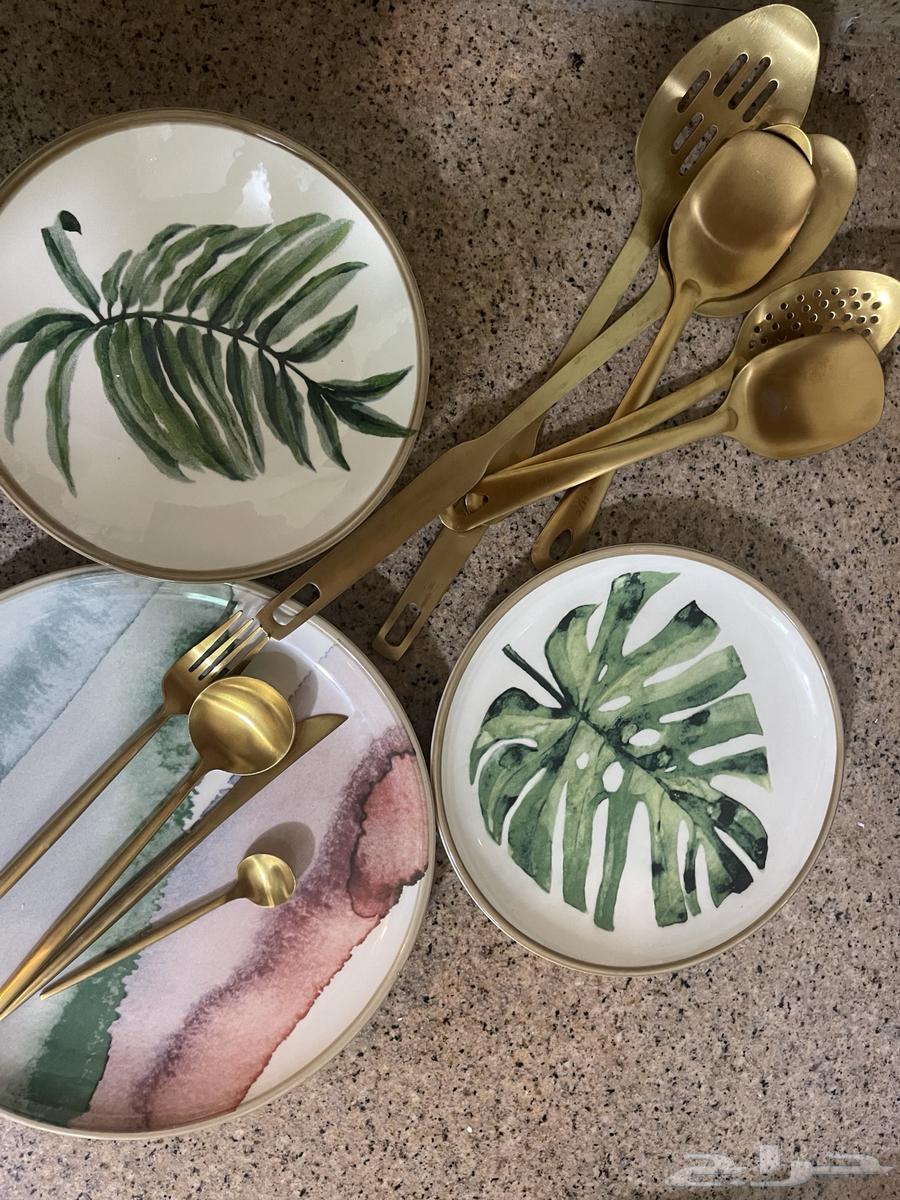 طقم صحون و الملاعق و الشوك و السكاكين كامل 8 اشخاص جديد64537477265537110