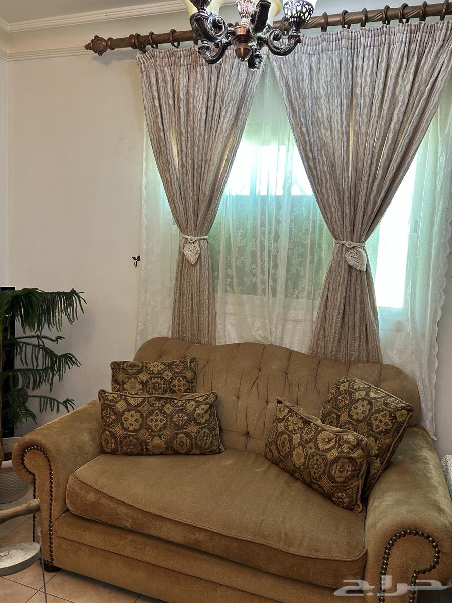 للبيع طقم بحاله جيده جدا64536864658819113