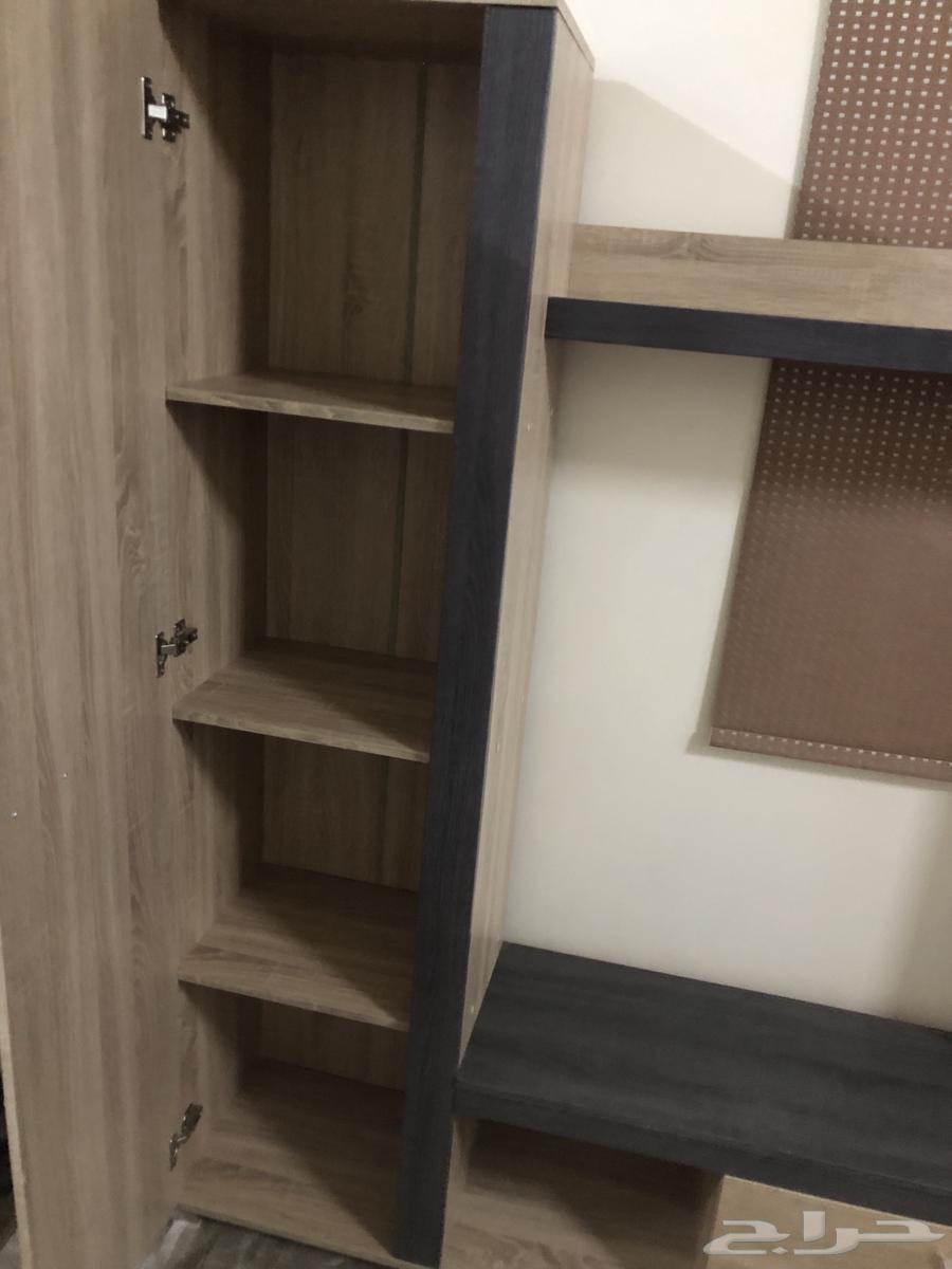 Integrated screen table64536599268739111