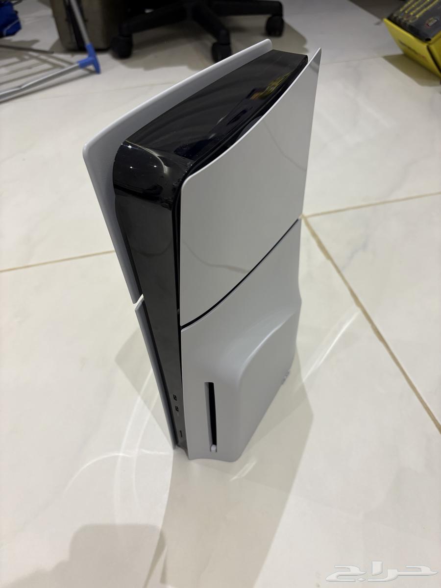 Sony 5 with all its accessories including the box64536112209155110