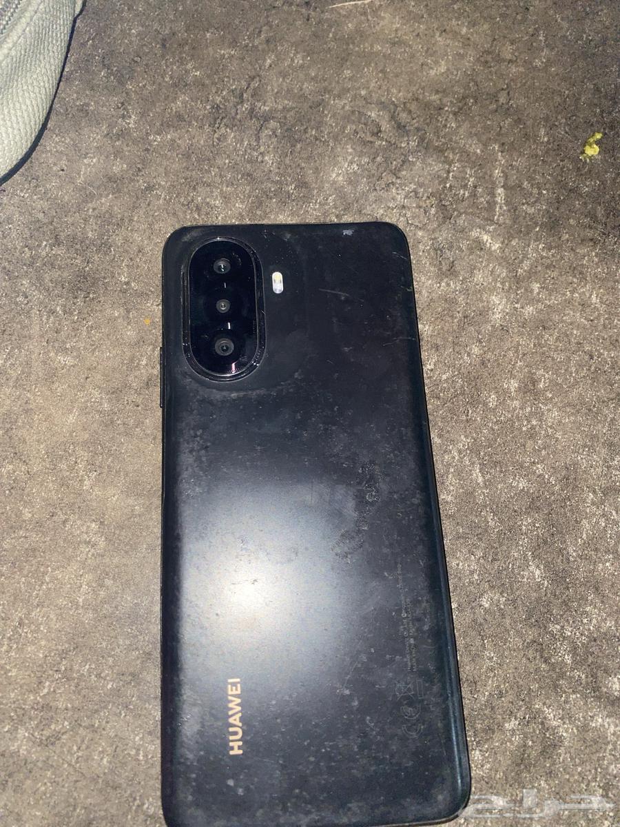 جوال هواوي نضيف بس الشاشه فيها كسر64543337532162110