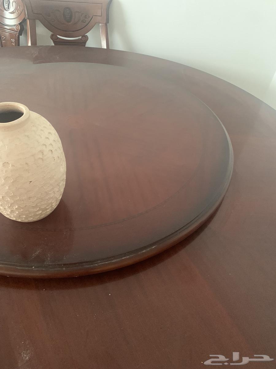 طاوله طعام شبه جديده فيها 8 كراسي خشب طبيعي64536473655426111