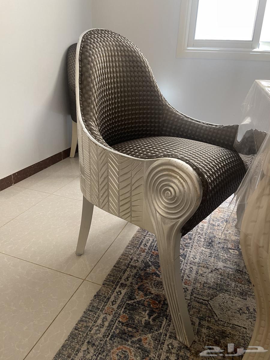 طاولة طعام للبيع64537867818113113