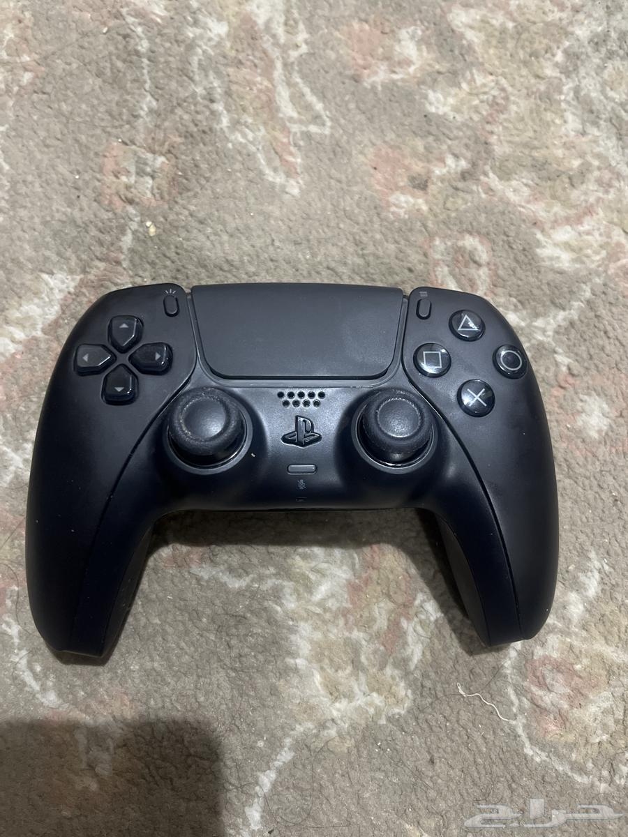 Headset and modified Sony mouse hand controller64539768348417110