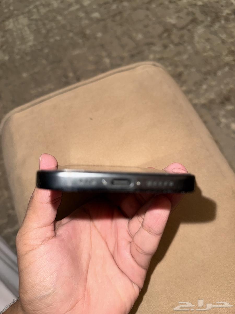 للبيع ايفون 15 256 قيقا اسود64537114382593111