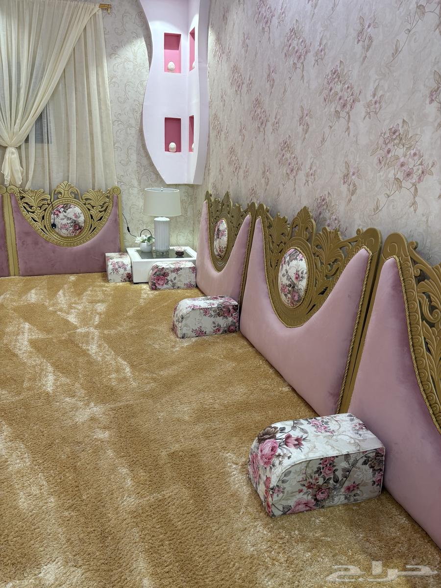 New cushions for sale, new carpet, and full underlay, size 4 by 564536042694401110