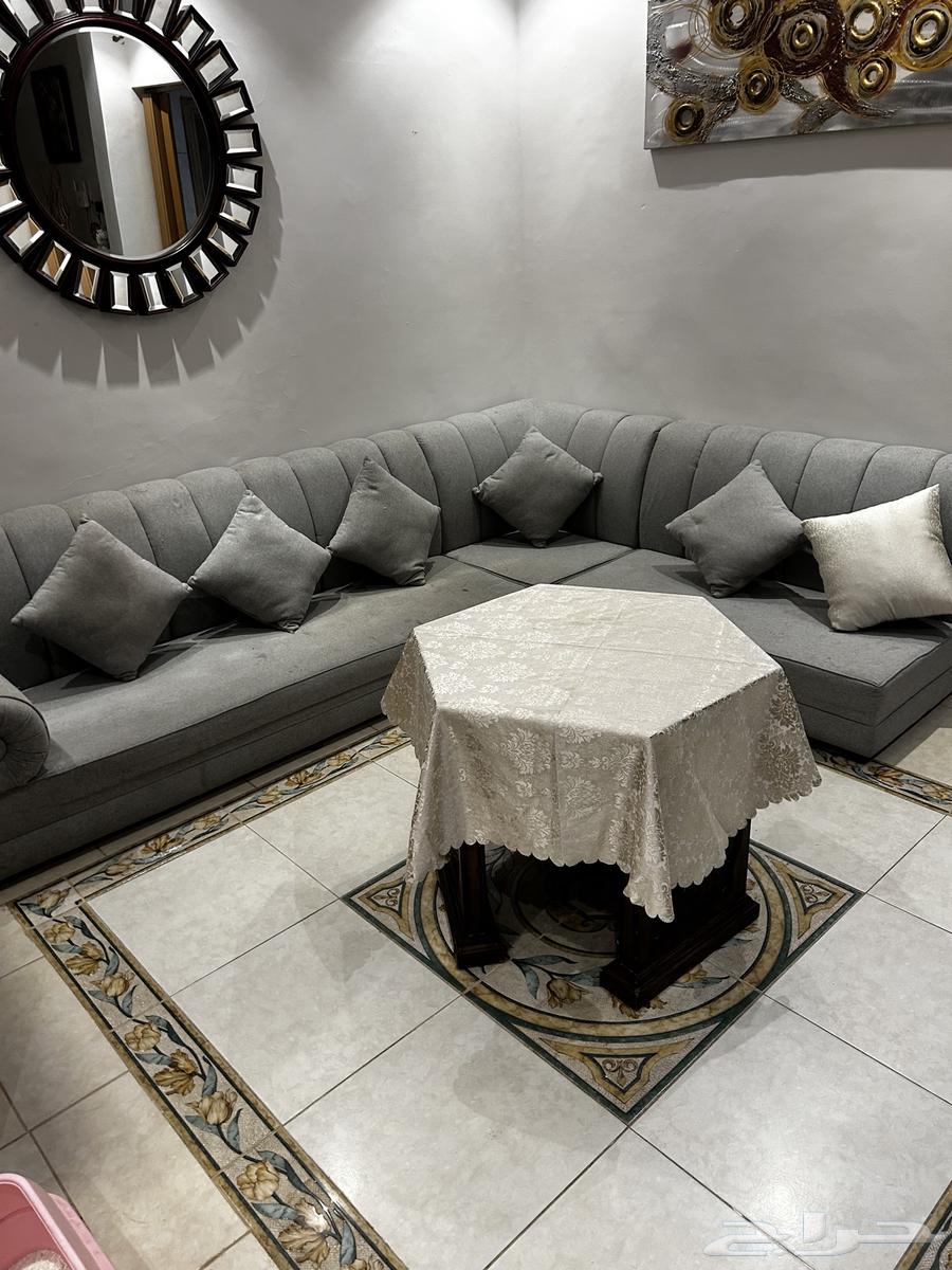 طقم كنب للبيع للملحق  بالرياض - الملز. السعر 1200 ريال64542800155393112