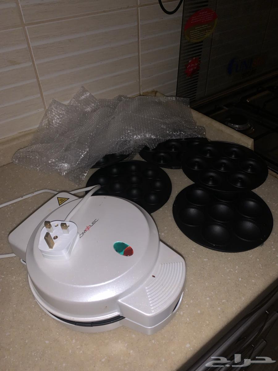 A machine that makes waffles in many ways64540851118210114