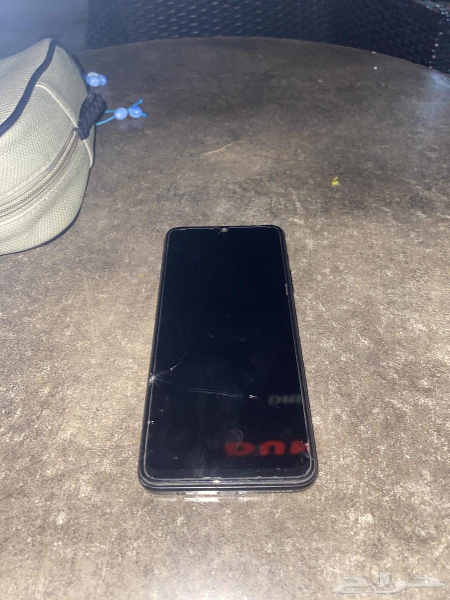 جوال هواوي نضيف بس الشاشه فيها كسر64543337532162111