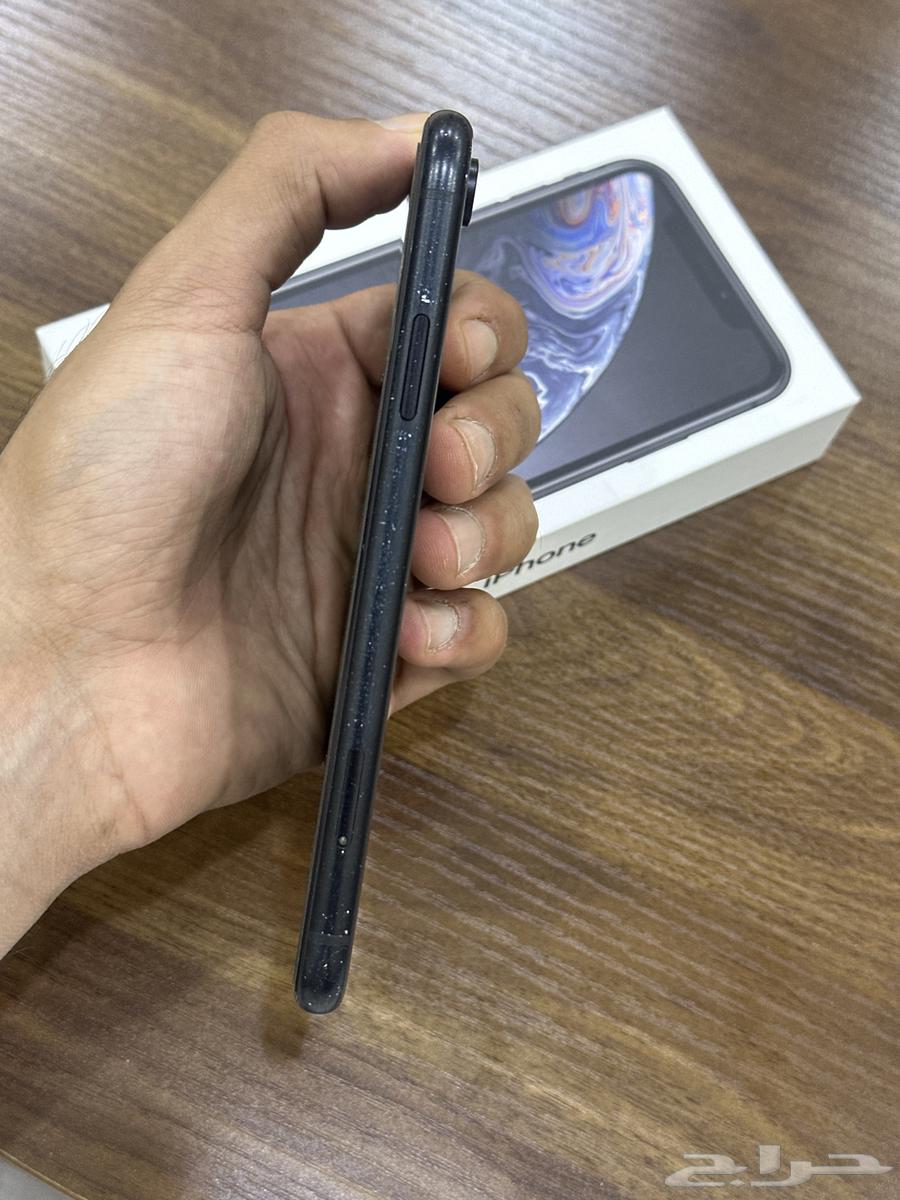 iPhone XR 12864535380715138112