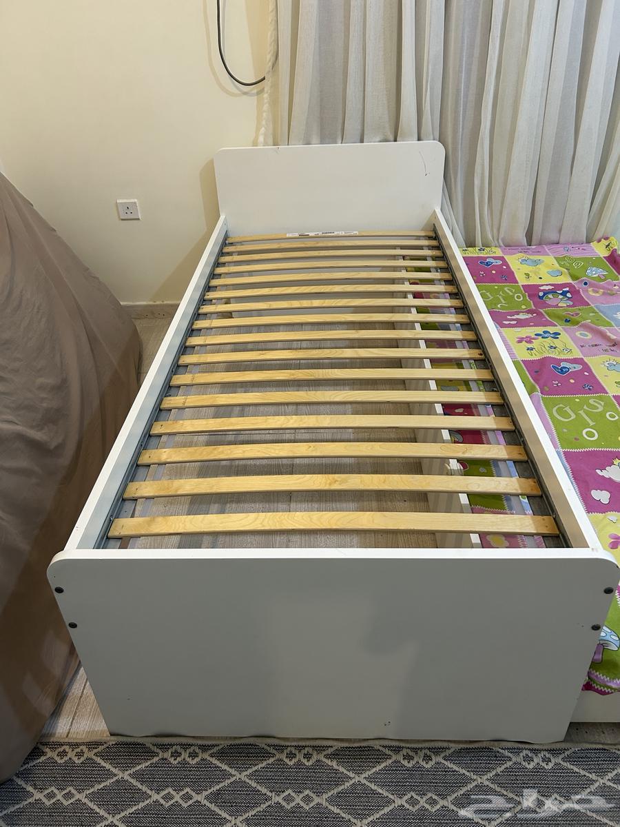 طقمين سريرين من ايكيا مع المراتب ويفتح سرير ثاني تحت درجين64535582676739113