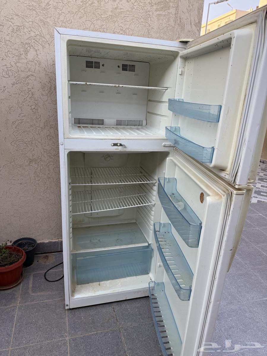 ثلاجه ونشافة سامسونج مستخدمات للبيع سعرها 200 ريال64540010652162113