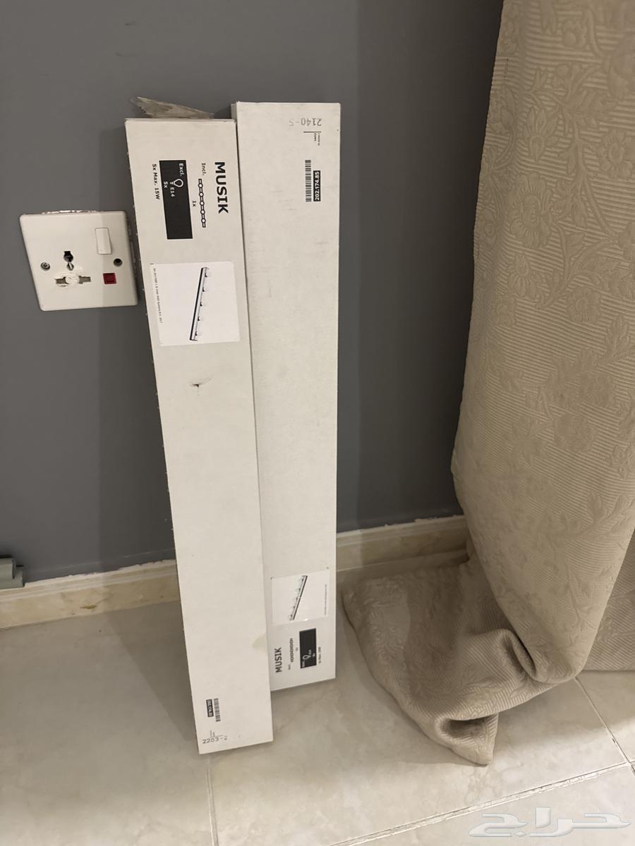 لمبات جديده بكرتونها للتسريحه64540010605442110