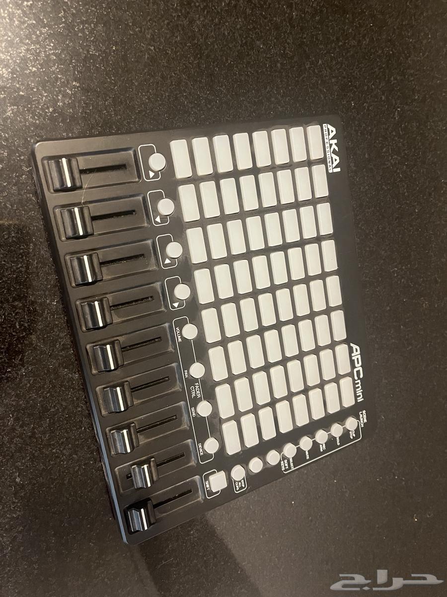 Akai Professional APCMini Portable USB MIDI Controller64539330373633110