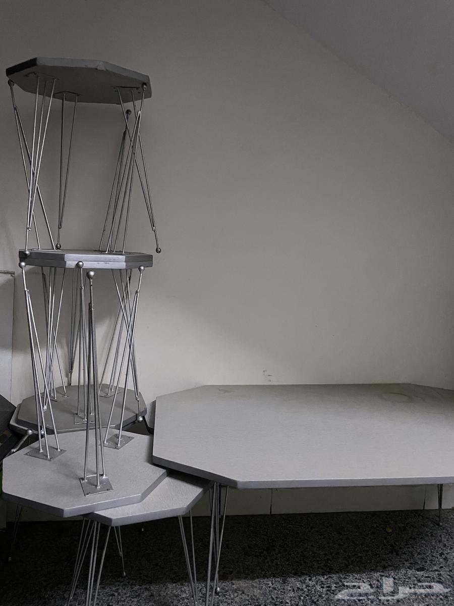 طاولات جديده استخدام نظيف طاوله كبير و 8طاولات خدمه64540409710851111