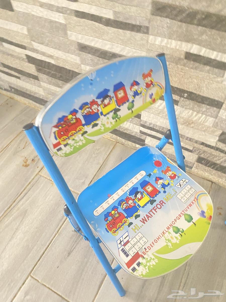 طاولة اصلية مافيها الا خدشات بسيطه.64537407783937110