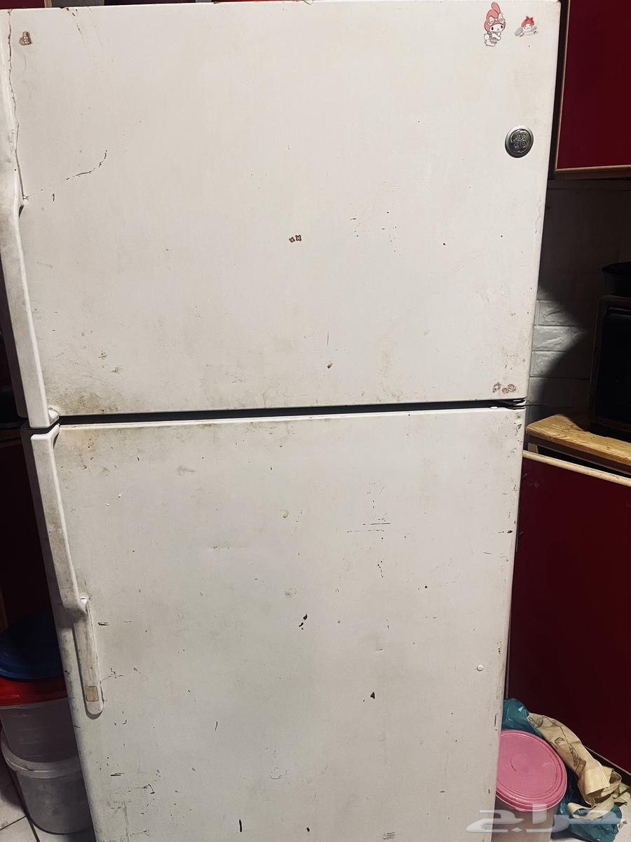 Freezer, refrigerator, and oven all in good condition64541750024577114