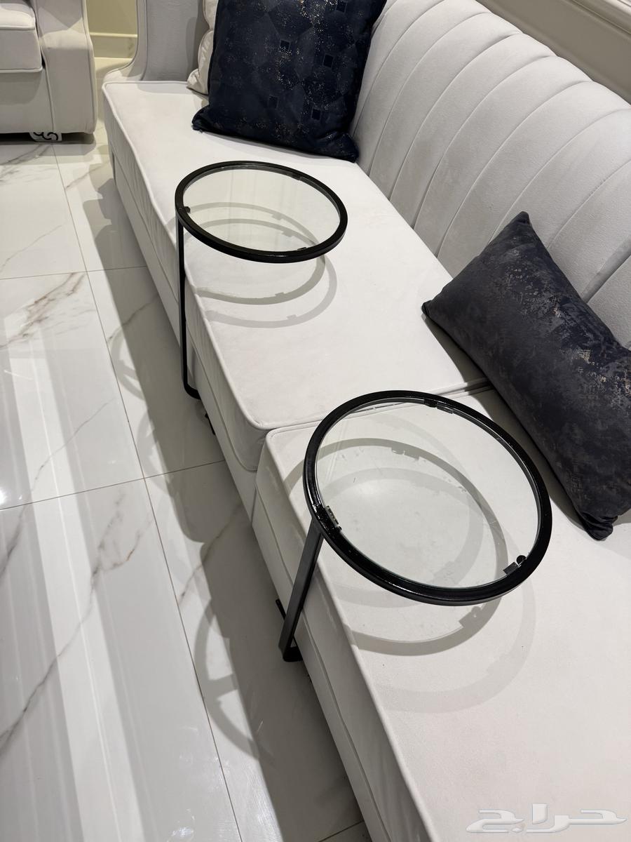 Luxurious table with four service tables64536210052098112