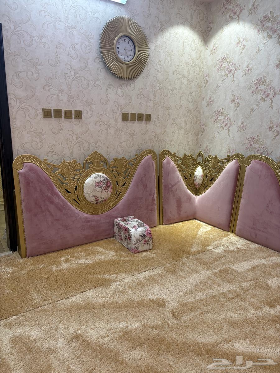 New cushions for sale, new carpet, and full underlay, size 4 by 564536042694401113