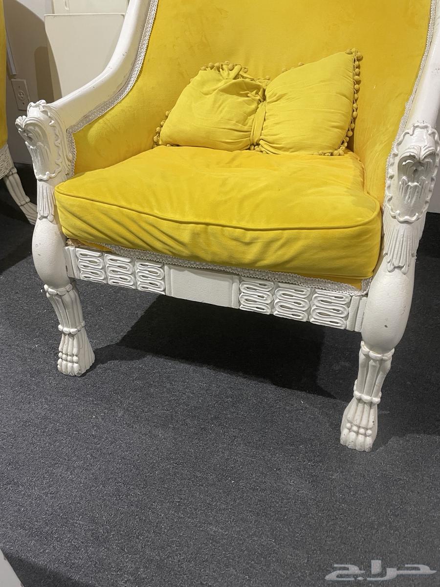 طقم كنب مع كرسيين وطاوله64541878102146112