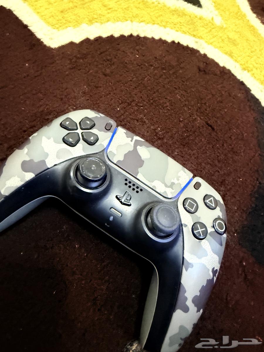 PlayStation 5 controller in good condition64539939116929110