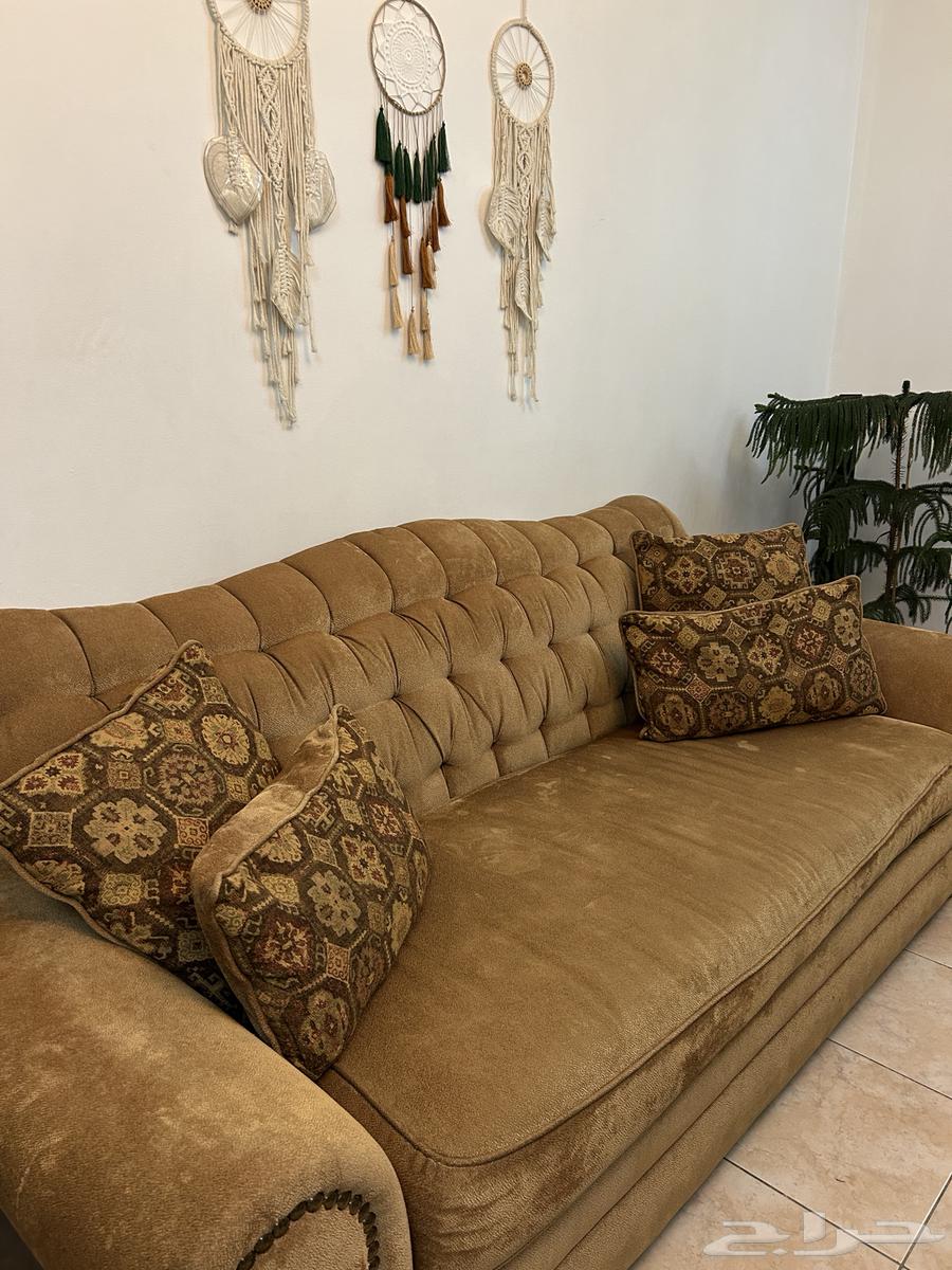 للبيع طقم بحاله جيده جدا64536864658819114