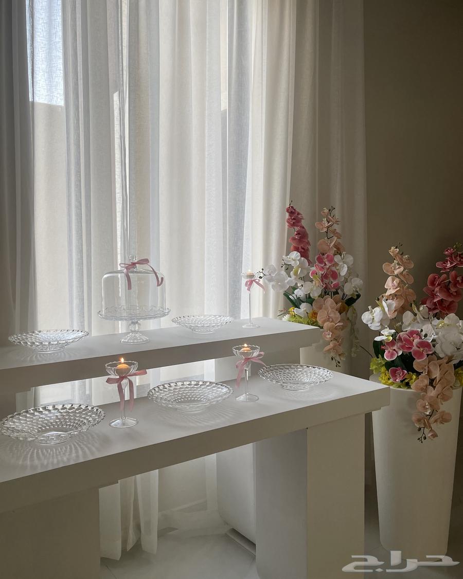 للبيع طاولات وستاندات استقبال لجميع المناسبات64541963499777111