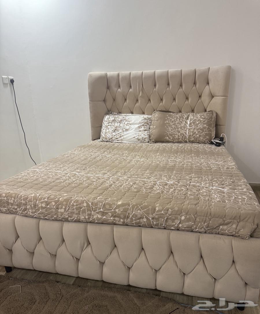 سرير جديد للبيع نفرين مع مرتبه طبيه جديده للبيع ب90064537393840386110