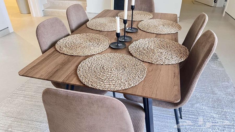 Dining table64541977565313110