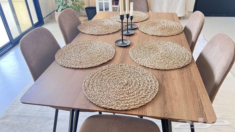 Dining table64541977565313111