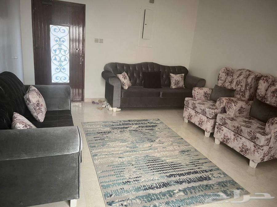 للببع 2 كنب و 2 كرسي نضاف جدا شبه جديد و سجادة64538850359041110