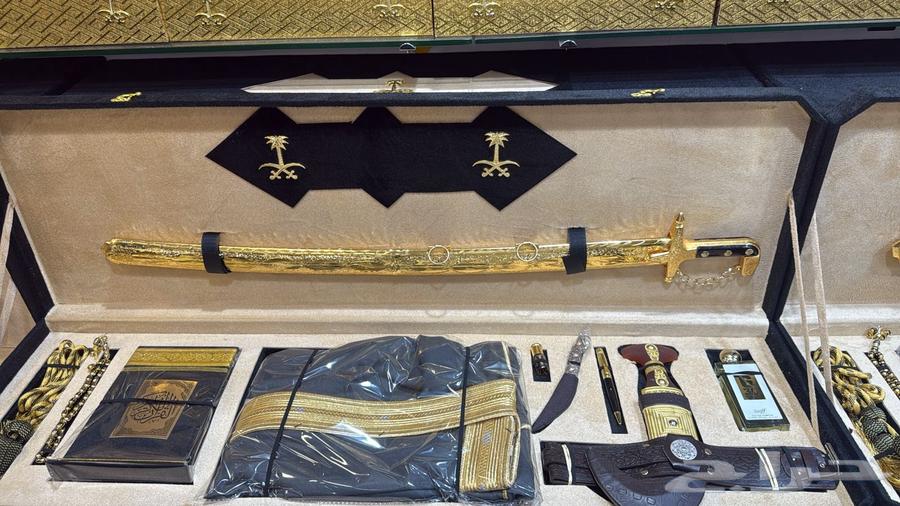 علب الهدايا والسيوف جاهزة وعلى طلبكم في الخامات64539500366209113