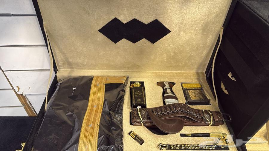 علب الهدايا والسيوف جاهزة وعلى طلبكم في الخامات64539500366209112