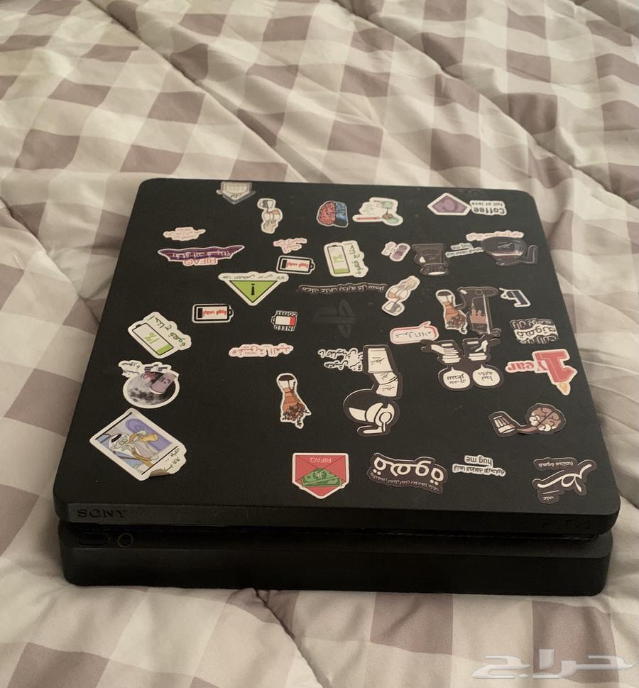 سوني فور نظيف ps4 مع يد جديده سعرها ب 200 كلهن ب600عرض خاص64537881990017110