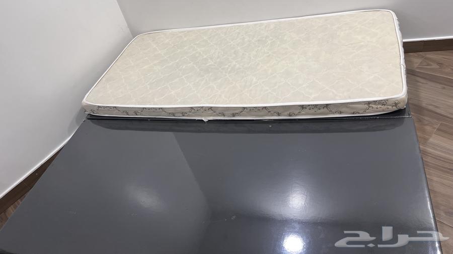 قاعدة خشبية لسرير نفرين64535652716546110