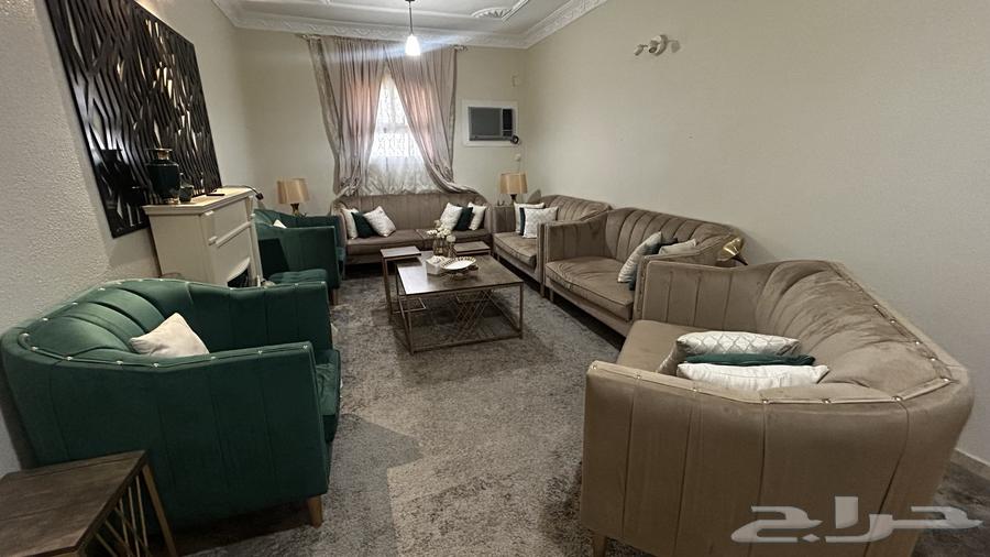 كنب مجلس مع ملحقاته للبيع64537686911235110