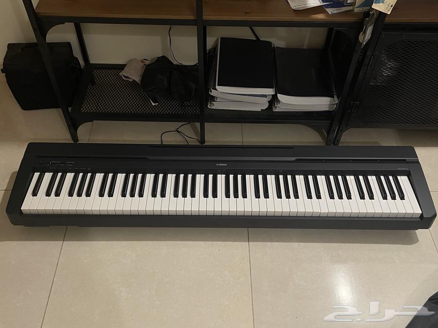 للبيع بيانو ياماها شبه جديد Yamaha P4564542090475139111