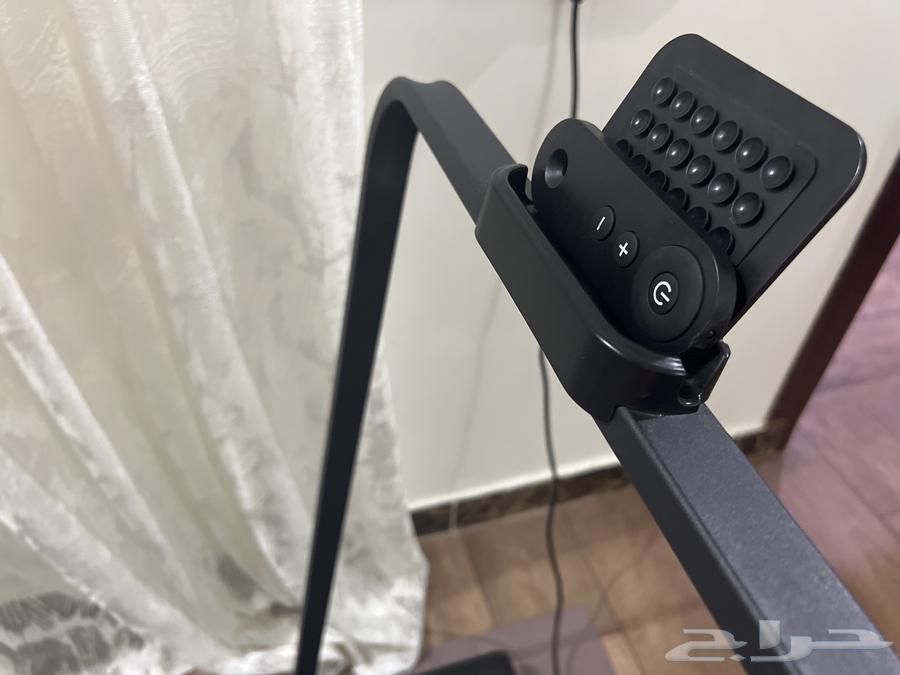 Belt almost new, lightly used, no defects64536948171011111