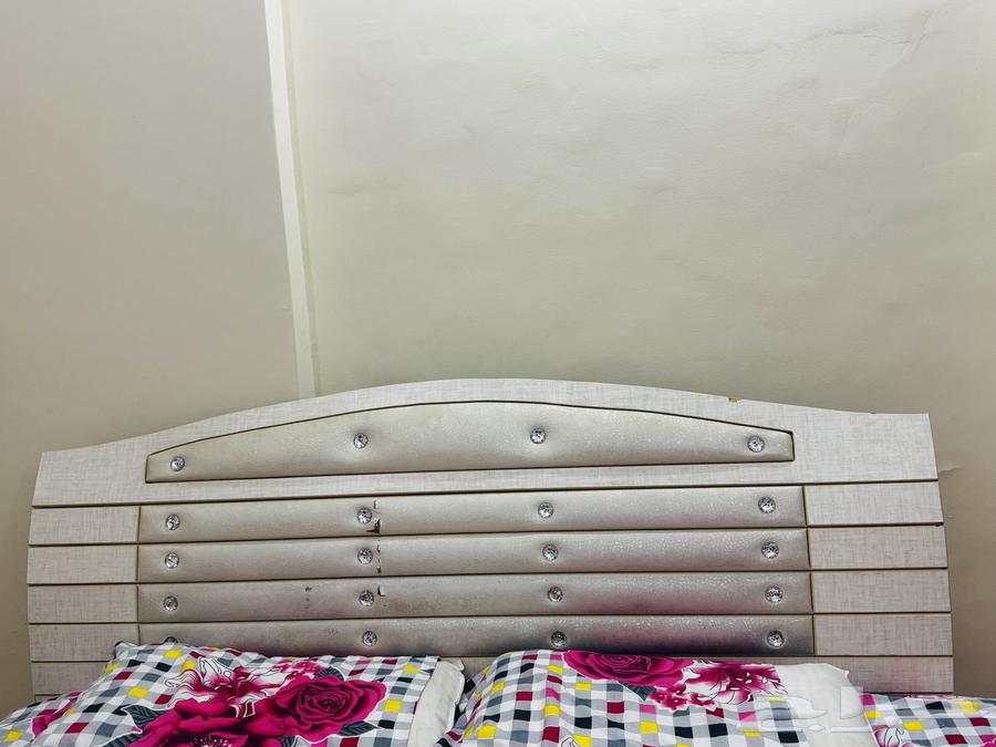 غرفة نوم سرير بدون مرتبه حالتها جيده64542500855297110